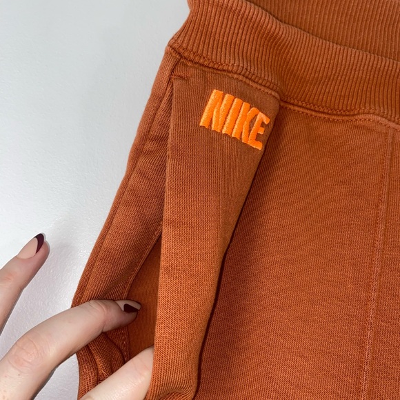 Women's Nike Burnt Sunrise Icon Clash Fleece Joggers Size Large - Picture 4 of 11